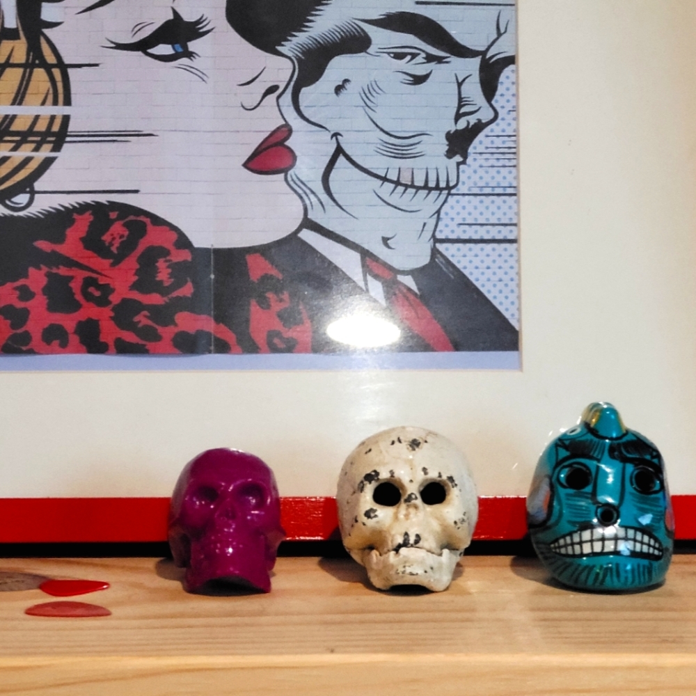 Purple skull maracas